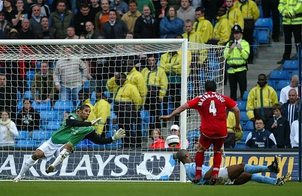 Soccer - FA Barclays Premiership - Manchester City v Fulham - The City of Manchester Stadium