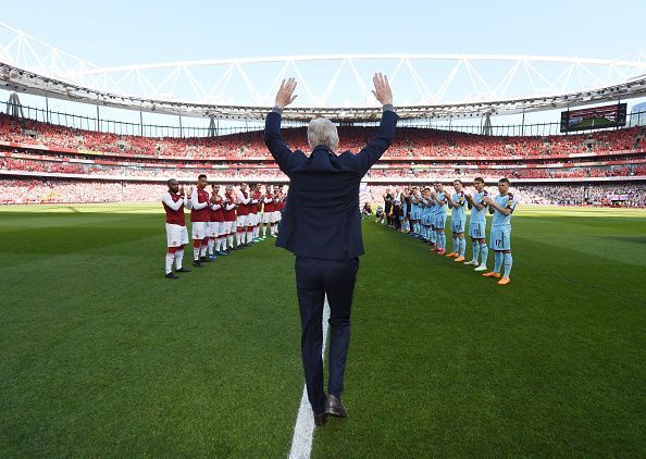 Arsene Wenger Guard of Honour Burnley