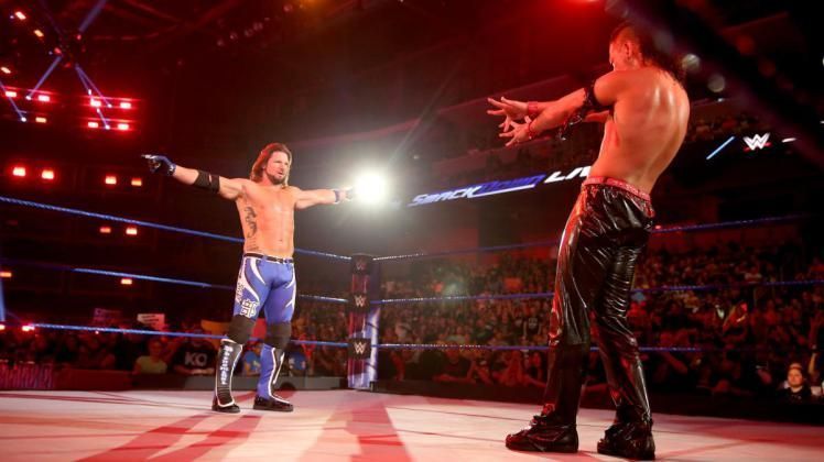 Shinsuke Nakamura and AJ Styles collide at Money in the Bank