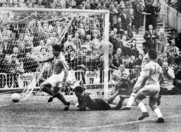 French forward Just Fontaine (L) celebrates after