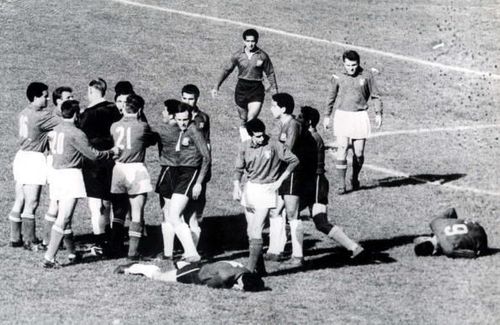 World Cup Finals, 1962 Santiago, Chile. 2nd June, 1962. Italy 0 v Chile 2. English referee Ken Aston tries to bring order after fighting broke out between Italian and Chilean players during their group two match dubbed as 'The Battle of Santiago'. Chile'