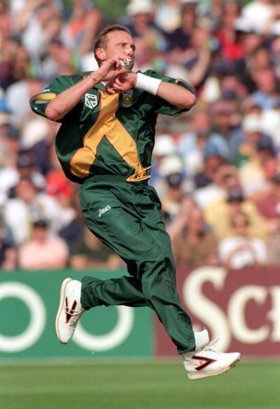 1999 Cricket World Cup. Northampton. 19th May, 1999. South Africa beat Sri Lanka by 89 runs. South Africa&#039;s Allan Donald bowling.