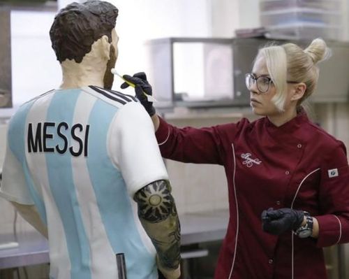 Life-size chocolate Messi sculpture (via Reuters)