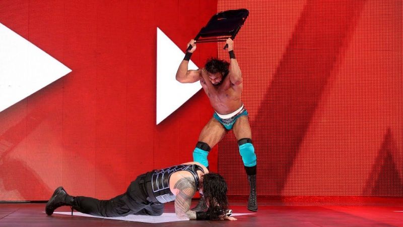 Jinder Mahal takes out Roman Reigns 