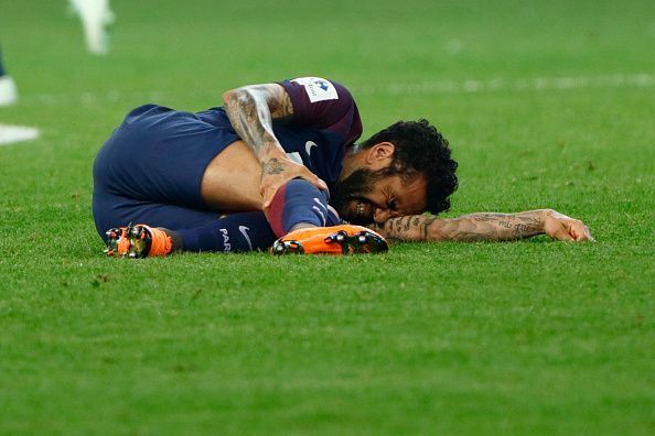 Brazil Right-Back Dani Alves Ruled Out of World Cup After Knee Injury