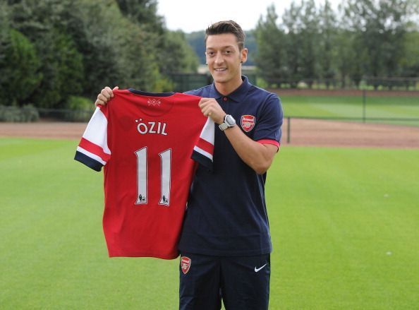 Arsenal FC Unveil New Signing Mesut Oezil