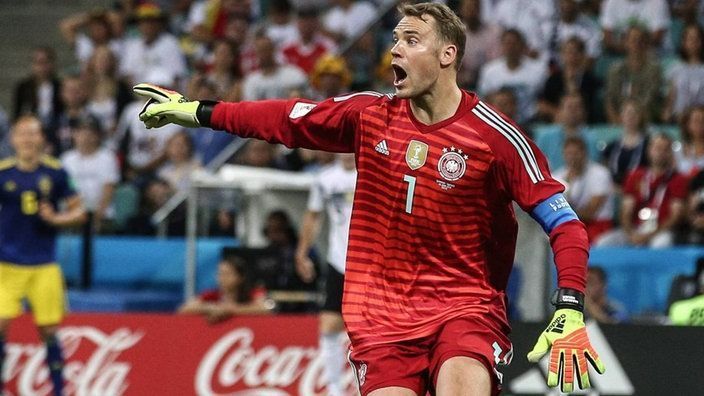 Manuel Neuer struggled between the sticks