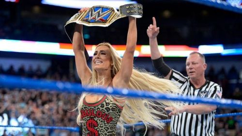 Carmella defended the SD Live Women's Title on the evening 