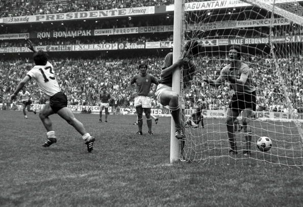 Football, 1970 World Cup Semi Final, Azteca Stadium, Mexico, 17th June 1970, Italy 4 v West Germany 3, West Germany+s Gerd Muller races away to celebrate after he scored his side+s third goal past Italian goalkeeper Enrico Albertosi and Gianni Rivera (on