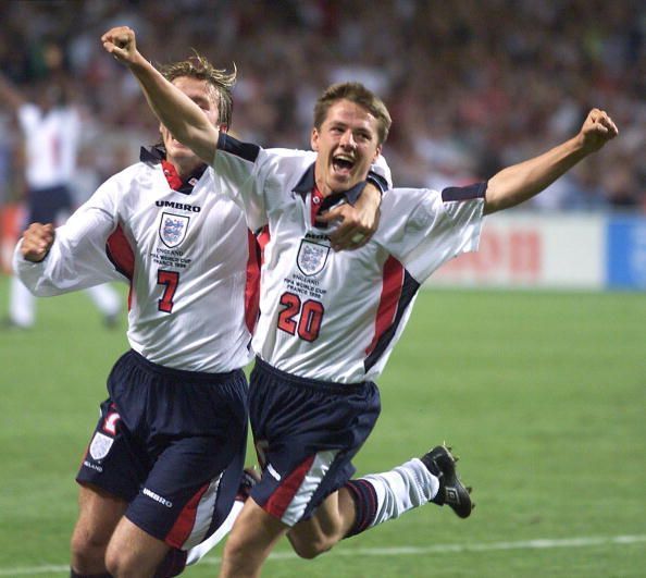 English forward Michael Owen jubilates with team-m