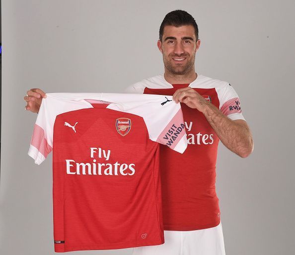 Arsenal Unveil New Signing Sokratis Papastathopolus