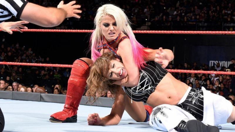 Alexa Bliss vs. Mickie James