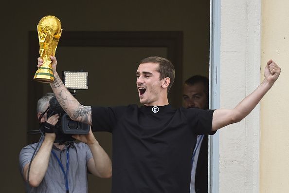 TOPSHOT-FBL-WC-2018-FRA-CELEBRATIONS-GRIEZMANN