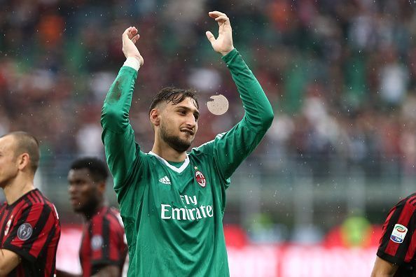 Gianluigi Donnarumma of Ac Milan greet the fans at the end...