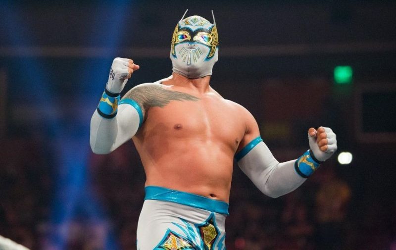 WWE SmackDown Live Superstar Sin Cara possibly injured