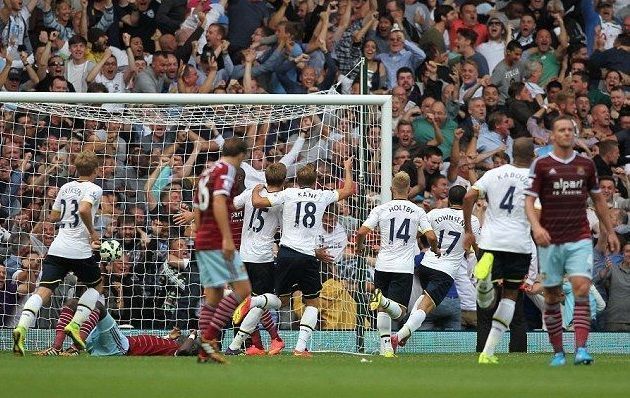 Tottenham celebrates Dier&#039;s late game-winner