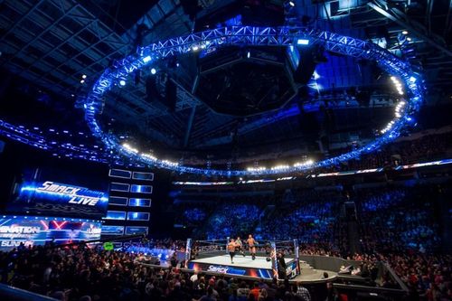 The dark match on SmackDown Live was a 6-man tag team match