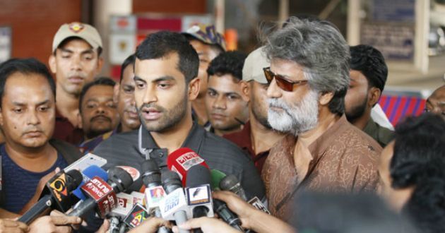 Tamim Iqbal is talking to media upon returning to Dhaka airport