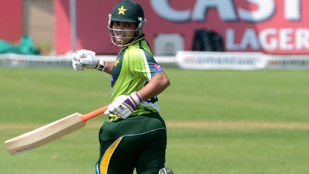 Kamran Akmal&#039;s run out put Pakistan under Pressure