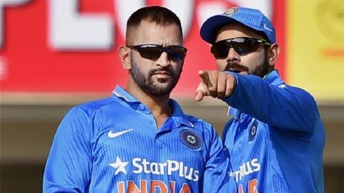 MS Dhoni and Virat Kohli in action