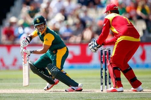 South Africa win the first ODI by 5 wickets against Zimbabwe