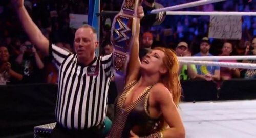 Becky Lynch retains her SmackDown Live Women's Championship after a hard fought victory over Charlotte Flair at 