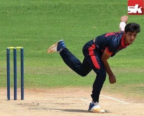 Rasikh Salam while bowling against Tamil Nadu in Vijay Hazare Trophy