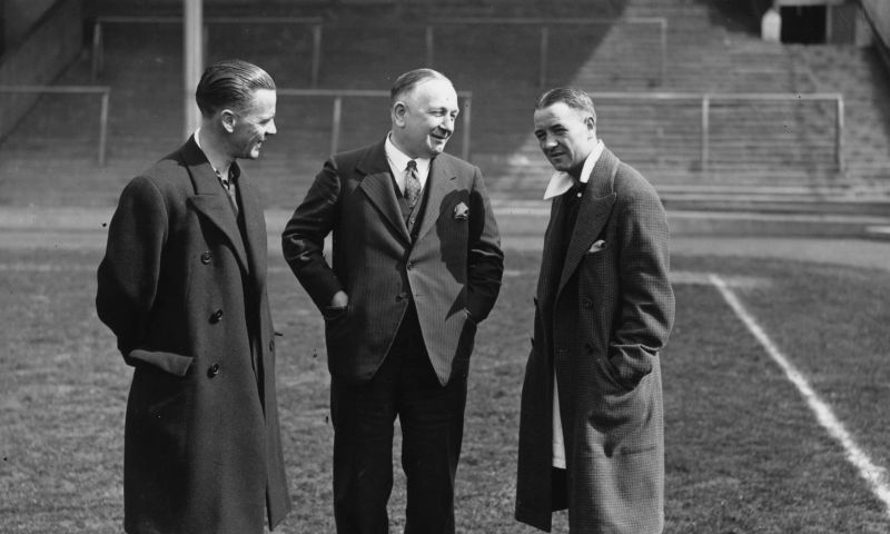 Herbert Chapman(M) introduced the WM formation