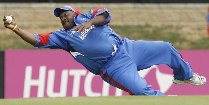 Dwayne Leverock of Bermuda took a one-handed blinder of Robin Uthappa