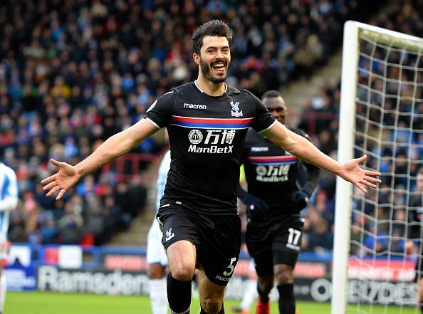 Crystal Palace defeated Huddersfield 1-0