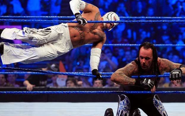 rey-mysterio-hitting-619-1481448842-800