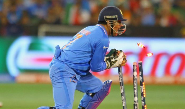 MS Dhoni completing a quick stumping in Asia Cup 2018