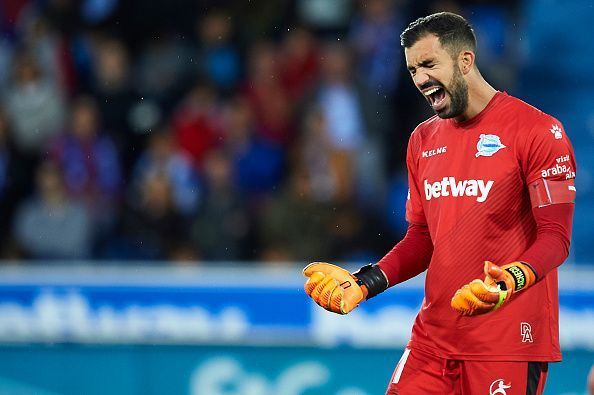 Deportivo Alav&Atilde;&copy;s goalkeeper Fernando Pacheco