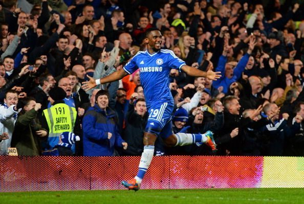 Chelsea v Manchester United - Premier League, Eto&#039;o celebrates scoring his hat-trick