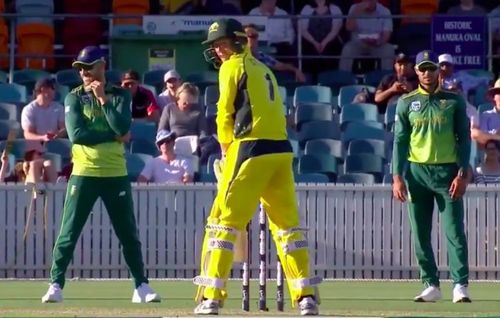 George Bailey's unusual batting stance vs South Africa