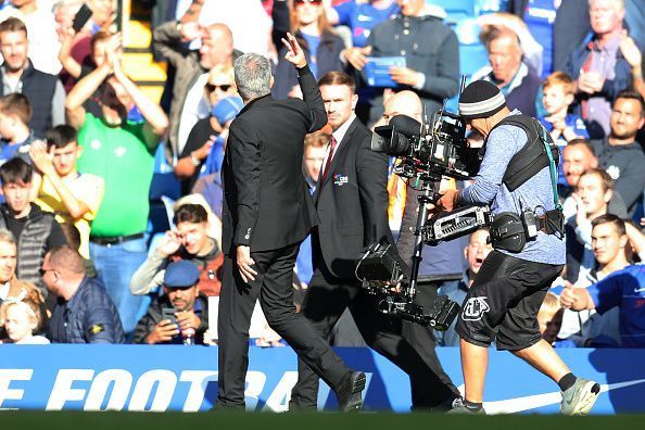 Mourinho reminding the fans of his three Premier League titles