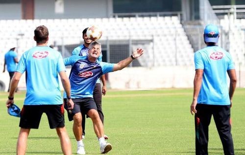 Steve Rhodes during warming up before the practice at Mirpur