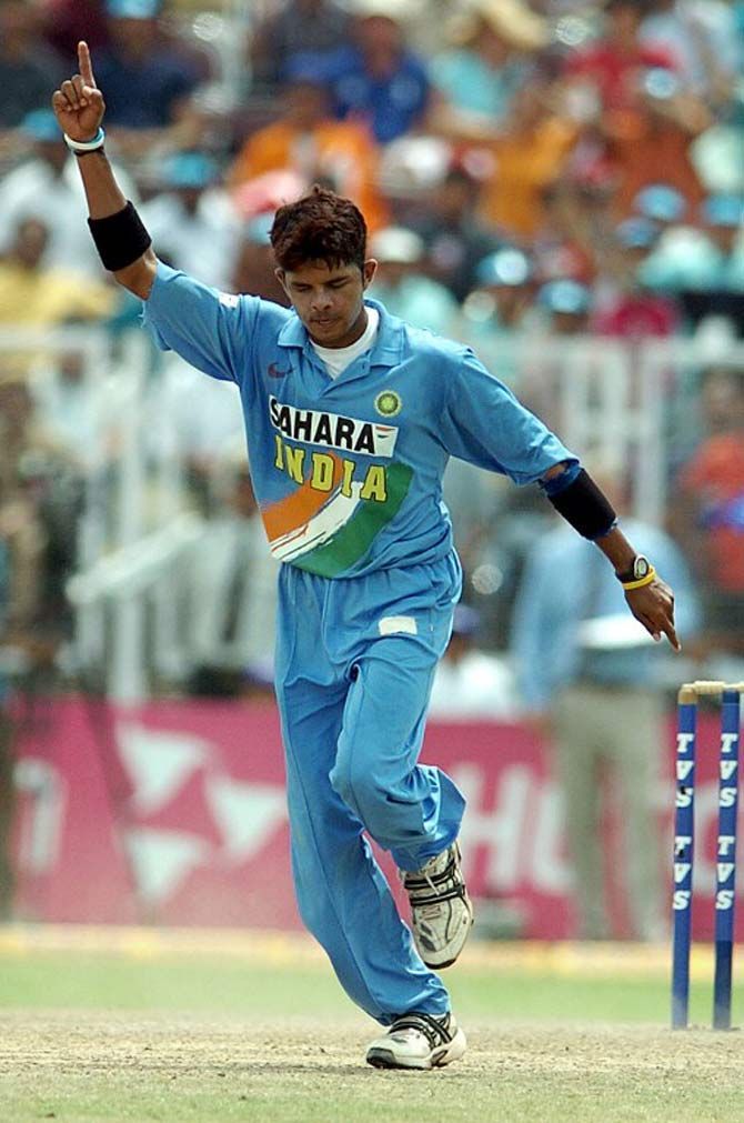 Image result for sreesanth 6/55 vs England, Indore &acirc; 7th ODI (2006)