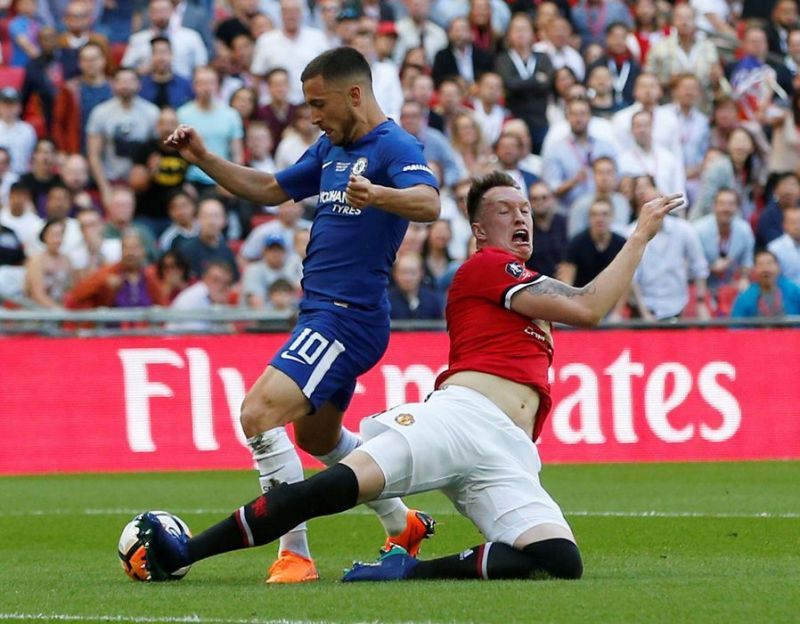 Phil Jones challenging Eden Hazard (2017/18 FA Cu Final)