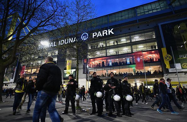 Borussia Dortmund Bus Explosion Injures One