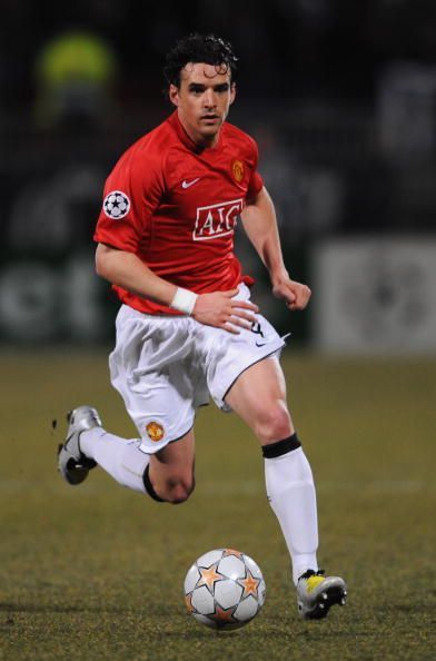 Hargreaves in action for Manchester United in the UEFA Champions League