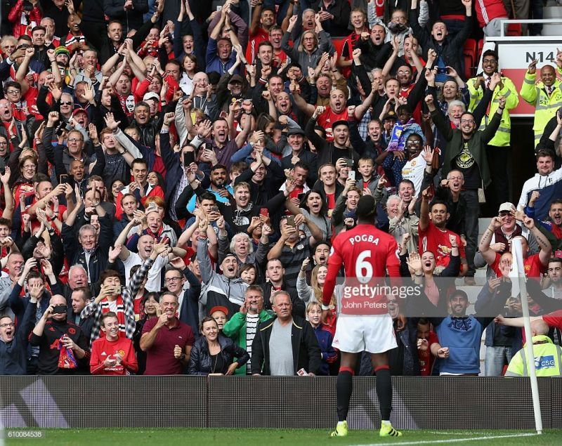 The talismanic player being applauded by the fans (Picture Courtesy: Getty)