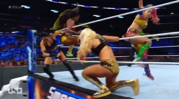 The Golden Goddess botched a bump on last night's SmackDown Live episode