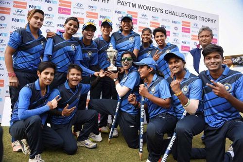 India Blue lifts the 2017-18 Senior Women's Challenger Trophy