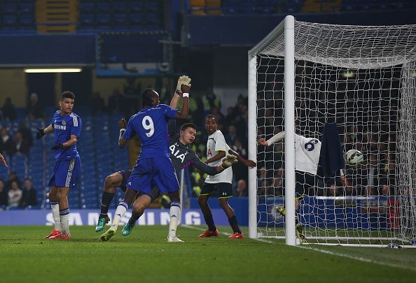 Chelsea v Tottenham Hotspur - FA Youth Cup Semi Final: Second Leg