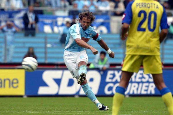 Sinisa Mihajlovic of Lazio scores a free-kick