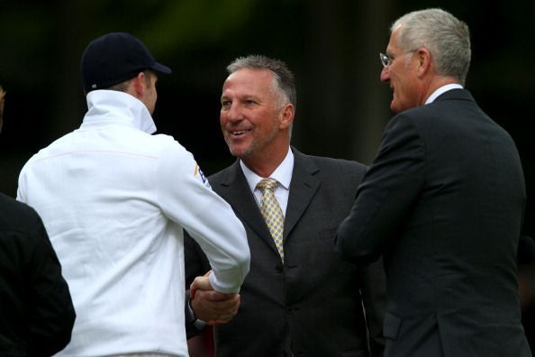 Botham and Willis talking to Steven Smith