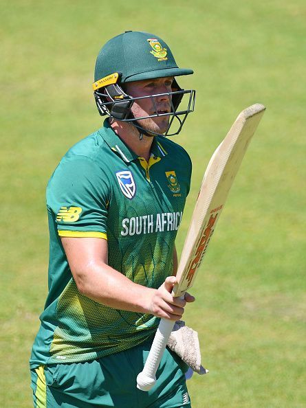 AB de Villiers was dismissed at the score of 76