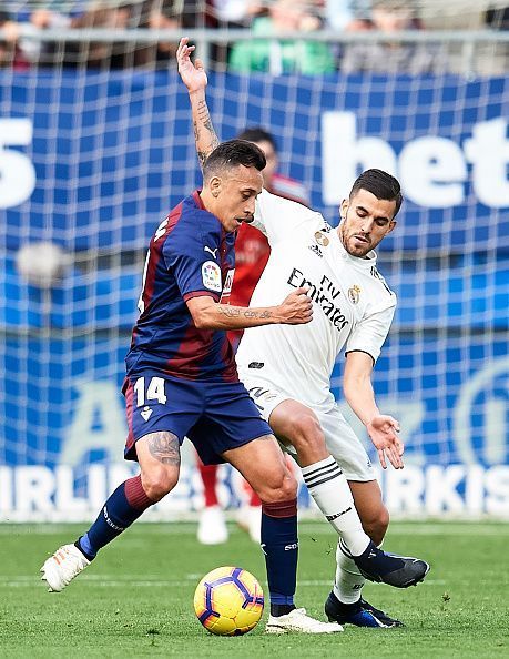 Ceballos looked like a fish out of water trying to play the same role as Casemiro, and it&#039;s time Solari gave the role to someone who plays that role naturally (MARCOS LLORENTE!)