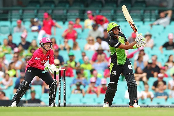 Harmanpreet Kaur playing in the BBL